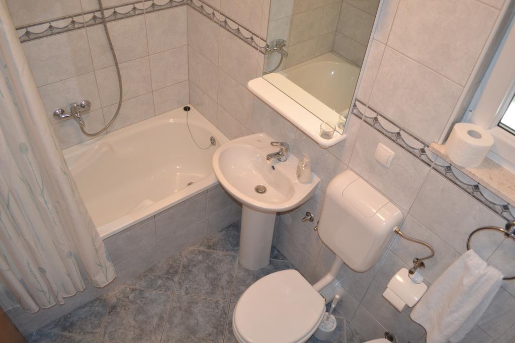Apartments Lucia Podstrana Chambre photo